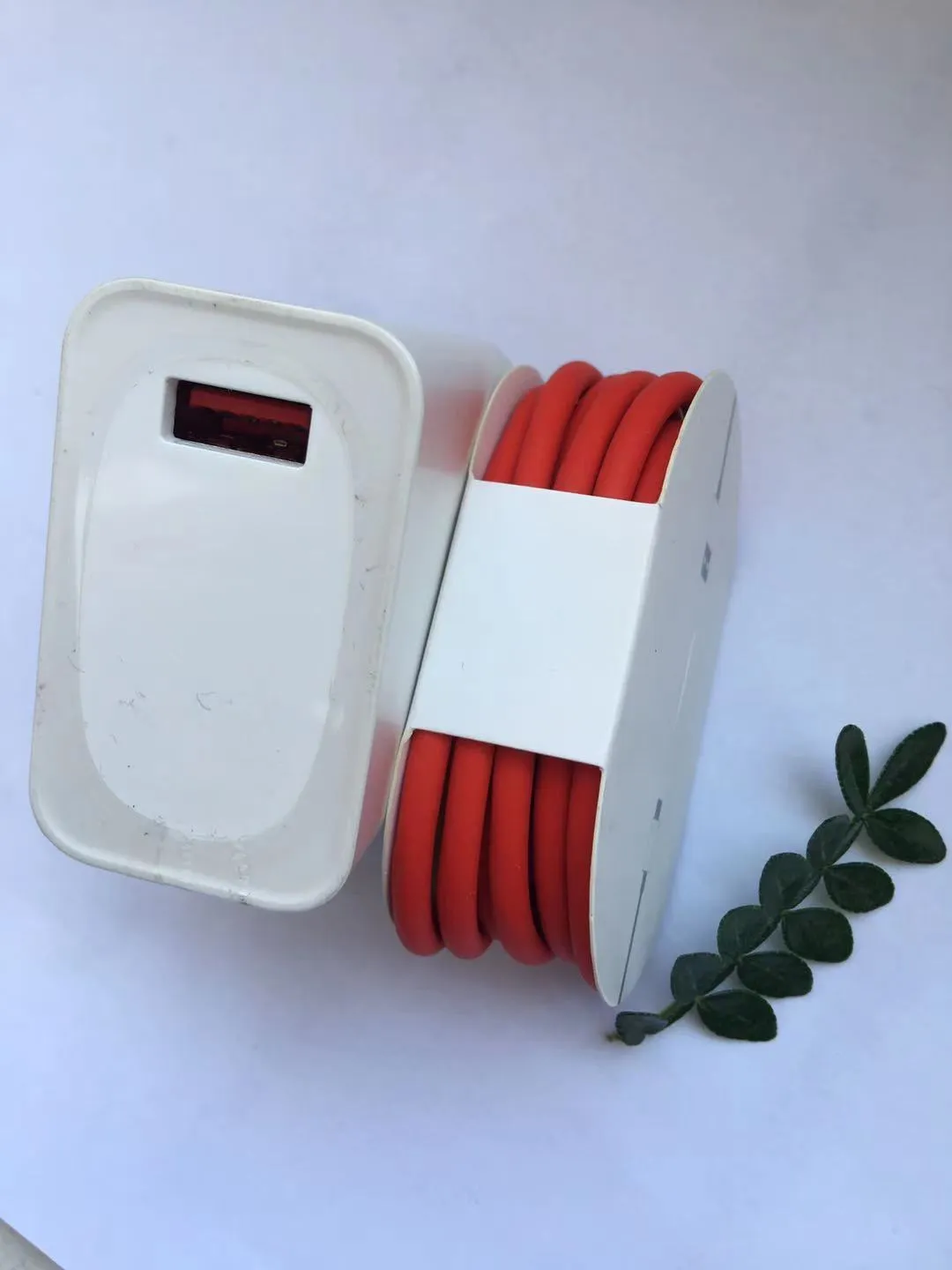 30W USB fast charger with 6A data cable showing charging head and 1 metre cable
