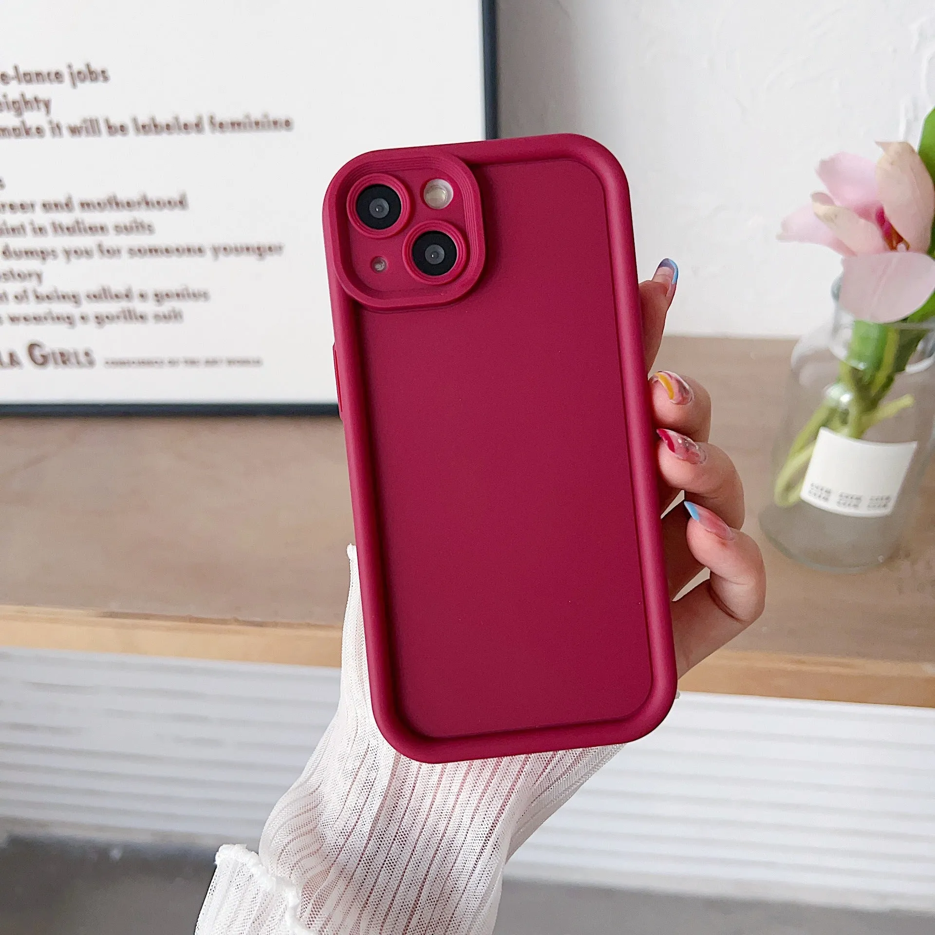 Diamond TPU phone case in solid colour for iPhone 17 series with textured back for grip