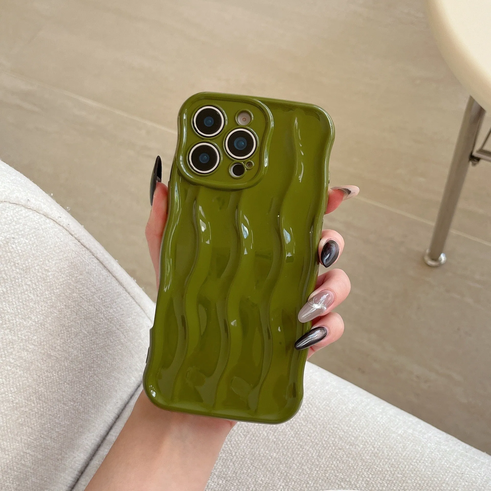 Electroplating three-dimensional wave stripe TPU phone case for iPhone 17 Pro Max in electroplated black finish