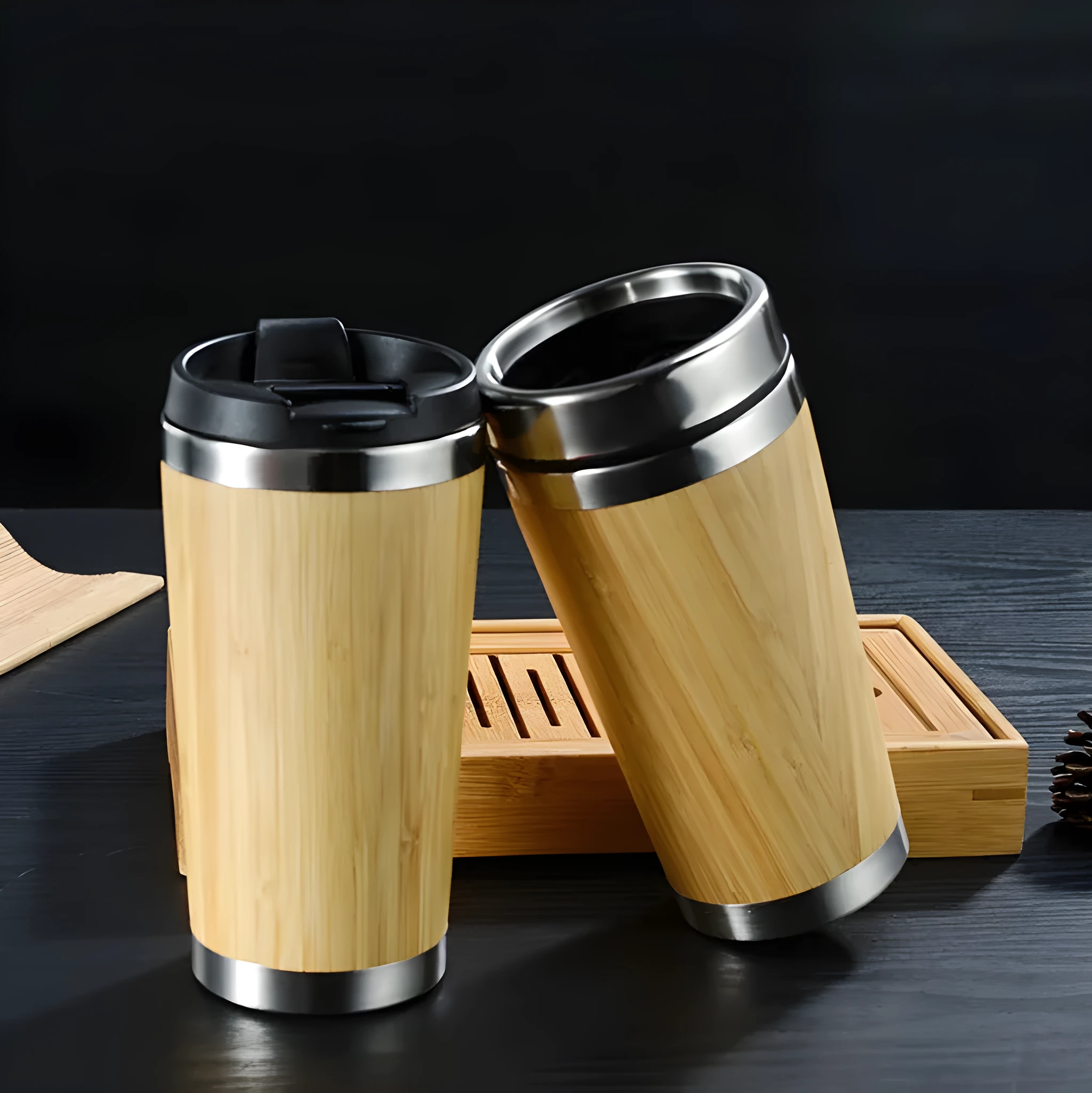 Natural bamboo coffee cup with stainless steel lining, 420ml capacity, leak-proof lid, and foam pad