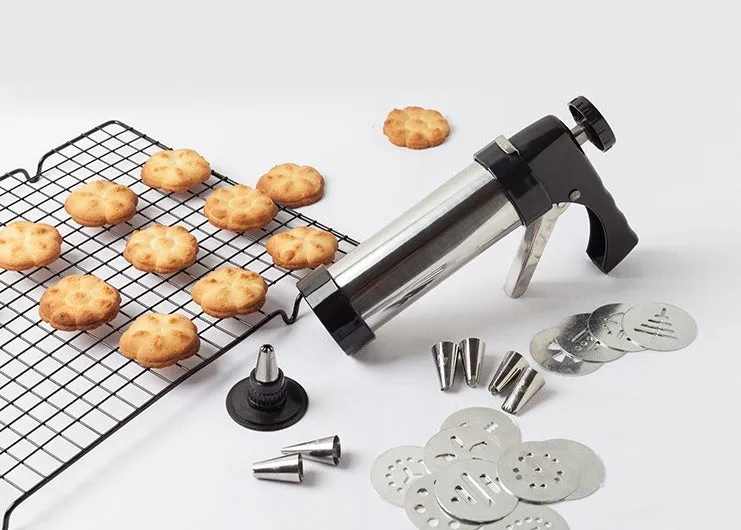 Stainless steel biscuit press cookie machine with 13 moulds and 8 piping nozzles in a colour gift box