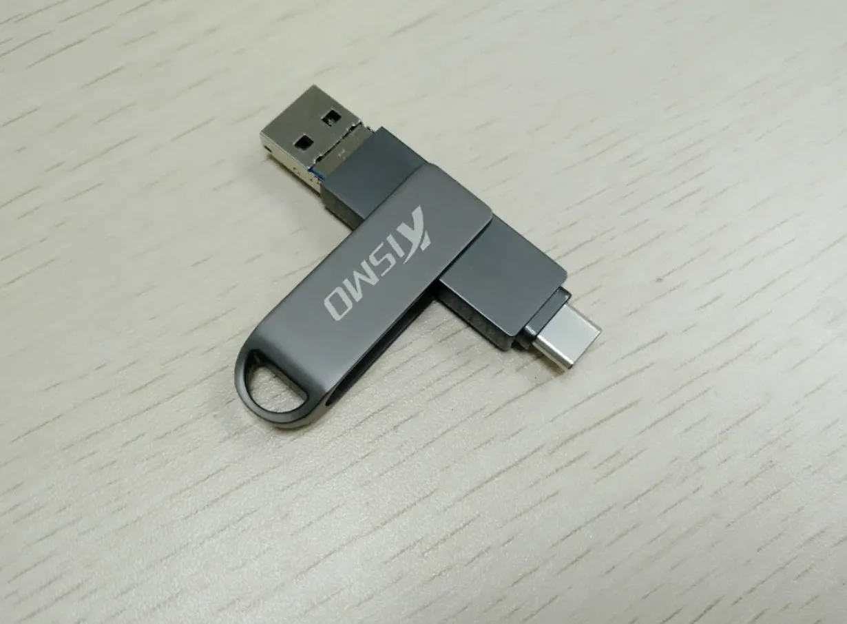 Dual-use USB 3.0 flash drive compatible with Apple and Android, available in 16GB to 128GB, black colour