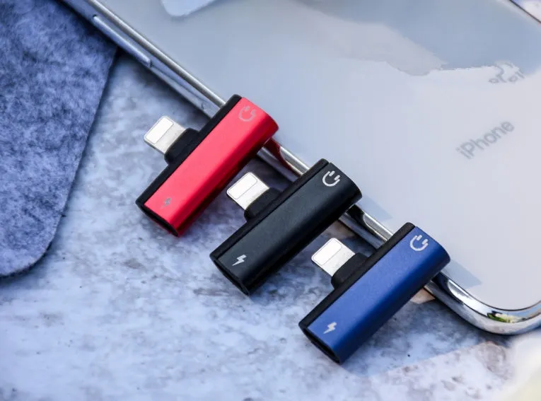 Dual Lightning audio converter adapter in aluminium alloy casing 2.9cm length 9mm thickness black version