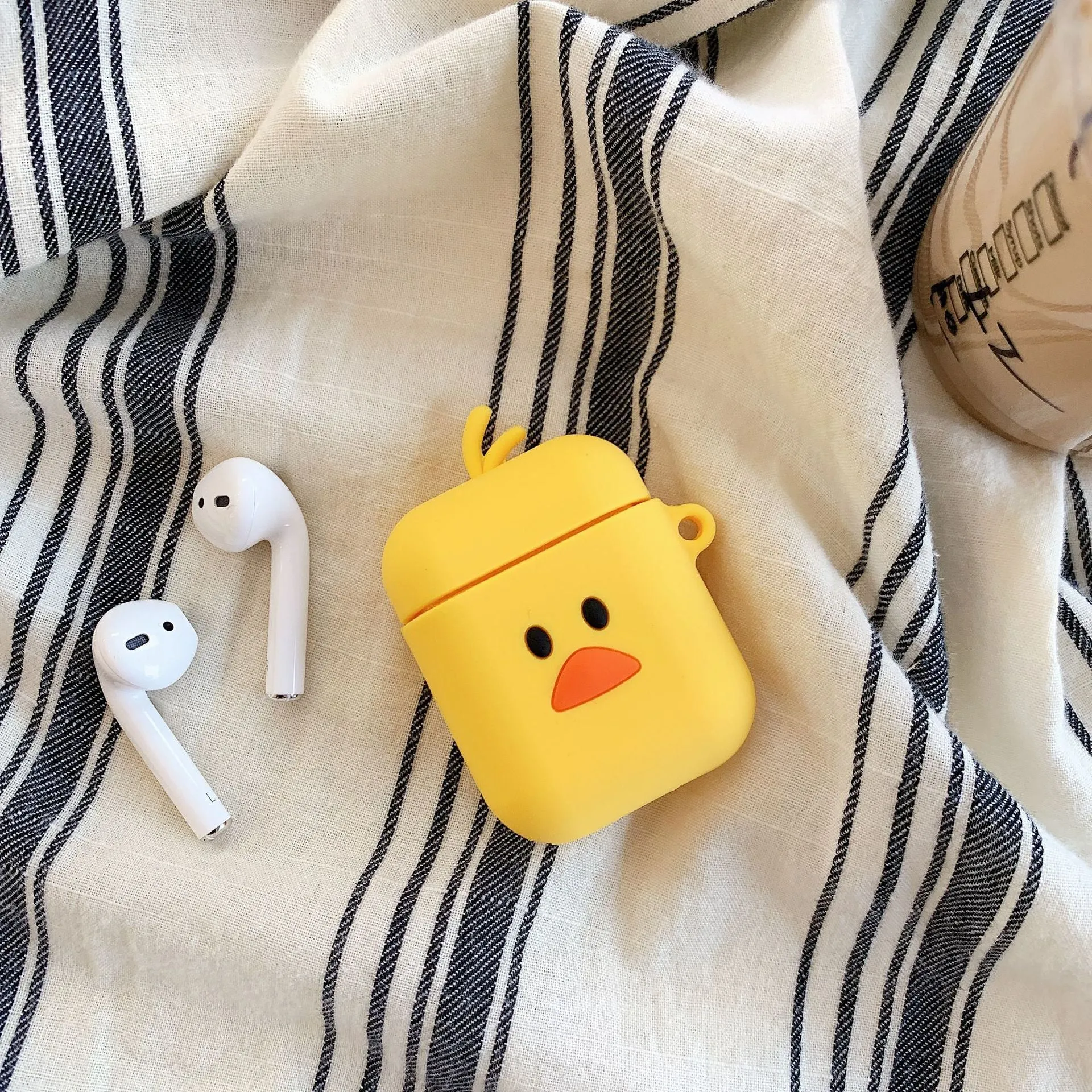 Silicone protective case for AirPods 1/2 with anti-fall cartoon animal design, Pink Butterfly Pig style
