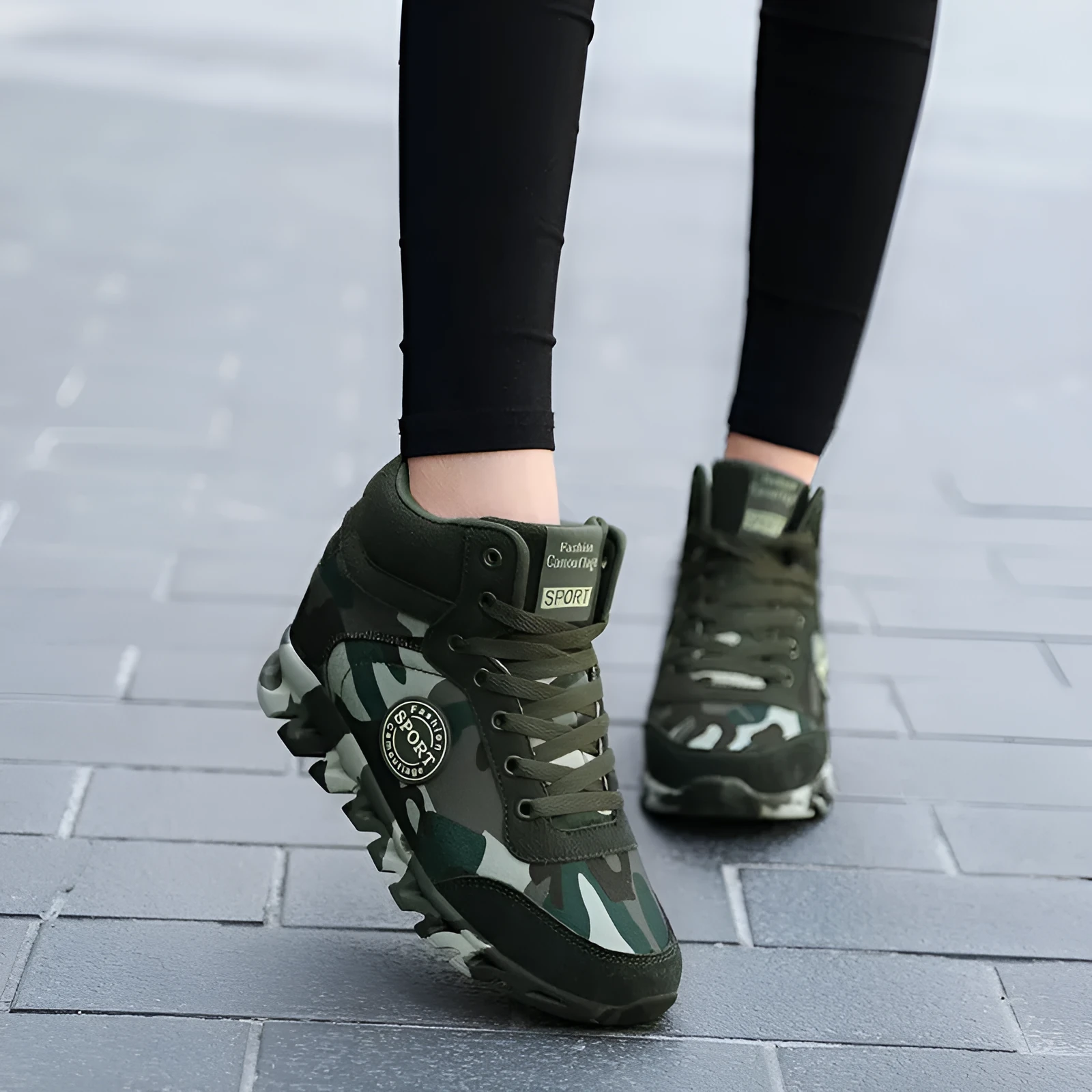 Green camouflage canvas sneakers with rubber soles for women, casual footwear