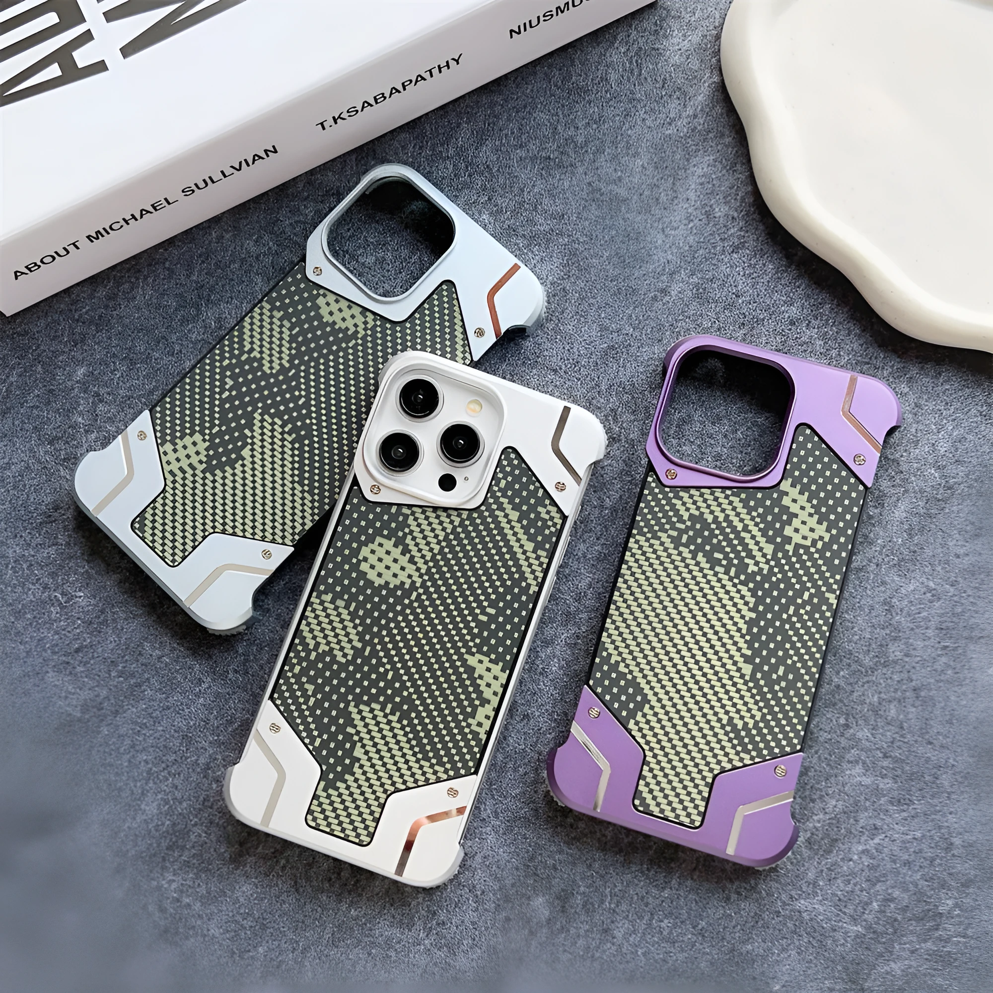 Camouflage carbon fibre pattern aluminium alloy phone case for Galaxy S25 Ultra with magnetic bracket, black colour