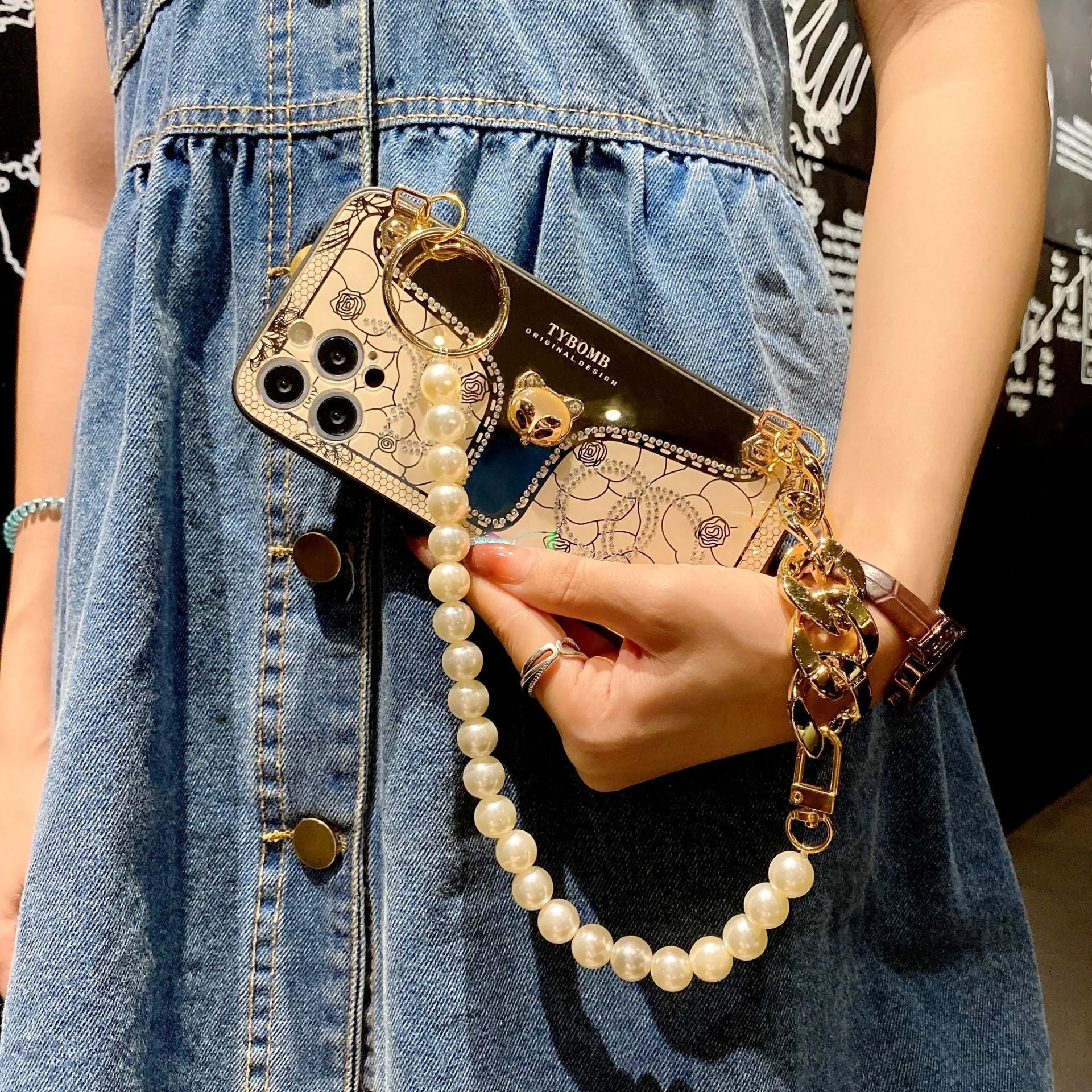 Chain charming fox mirror mobile phone case with diamond decoration in white colour for iPhone