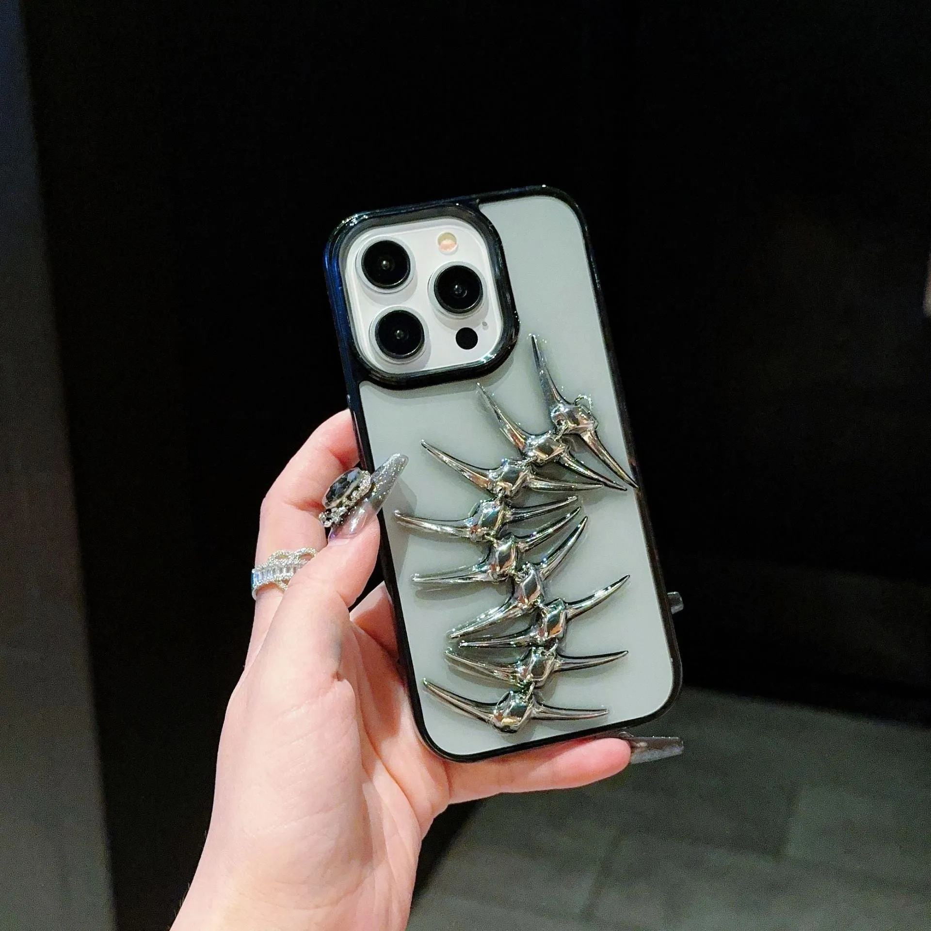 Black edge fishbone PC epoxy phone case for iPhone 15 Pro Max transparent back