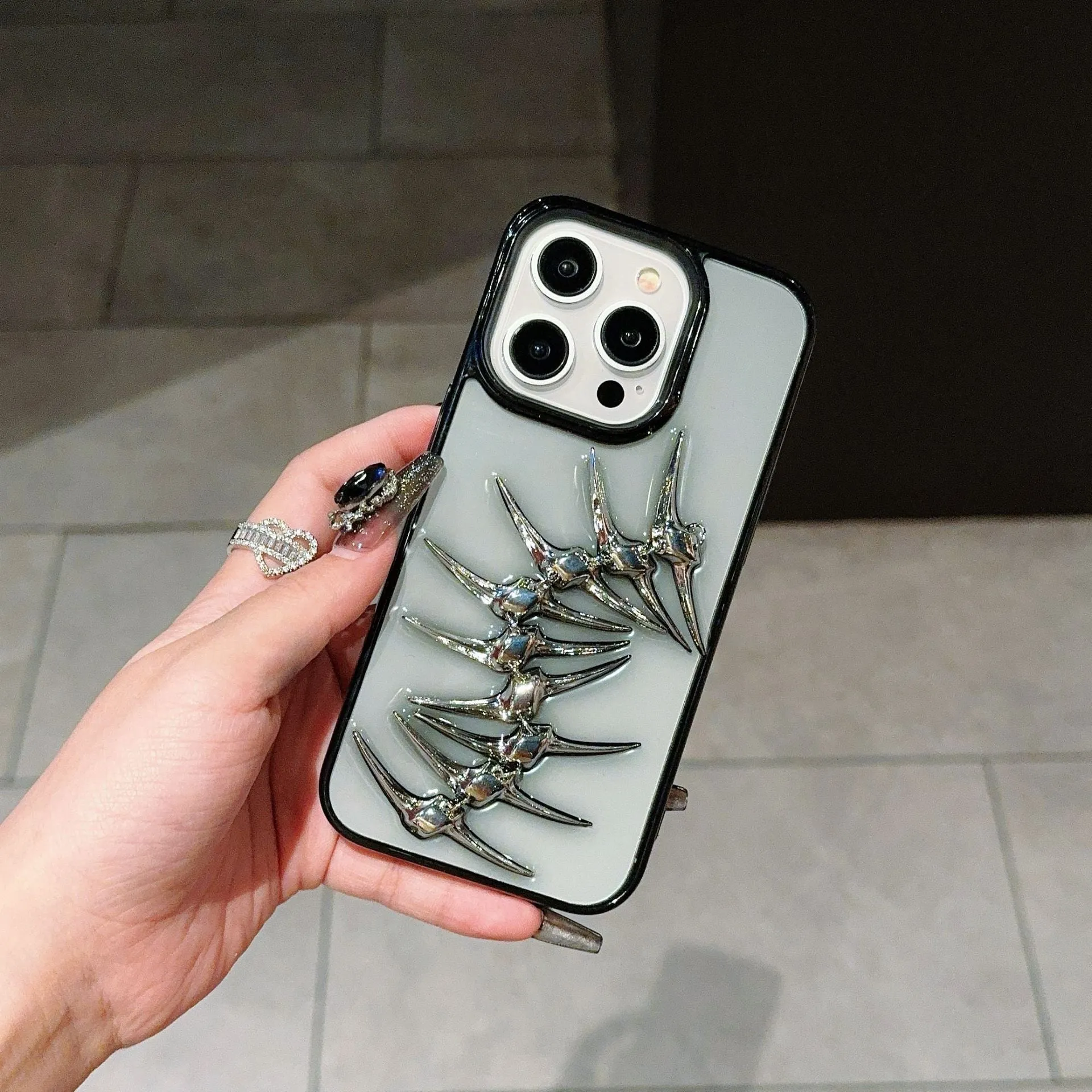 Black edge fishbone PC epoxy phone case for iPhone 15 Pro Max transparent back