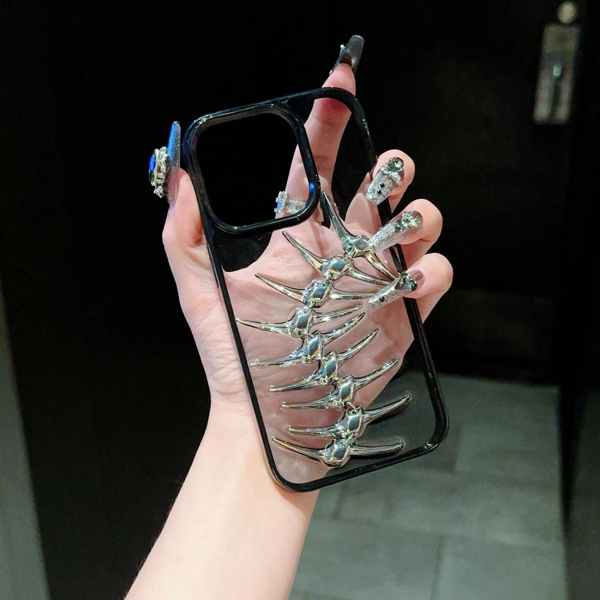 Black edge fishbone PC epoxy phone case for iPhone 15 Pro Max transparent back