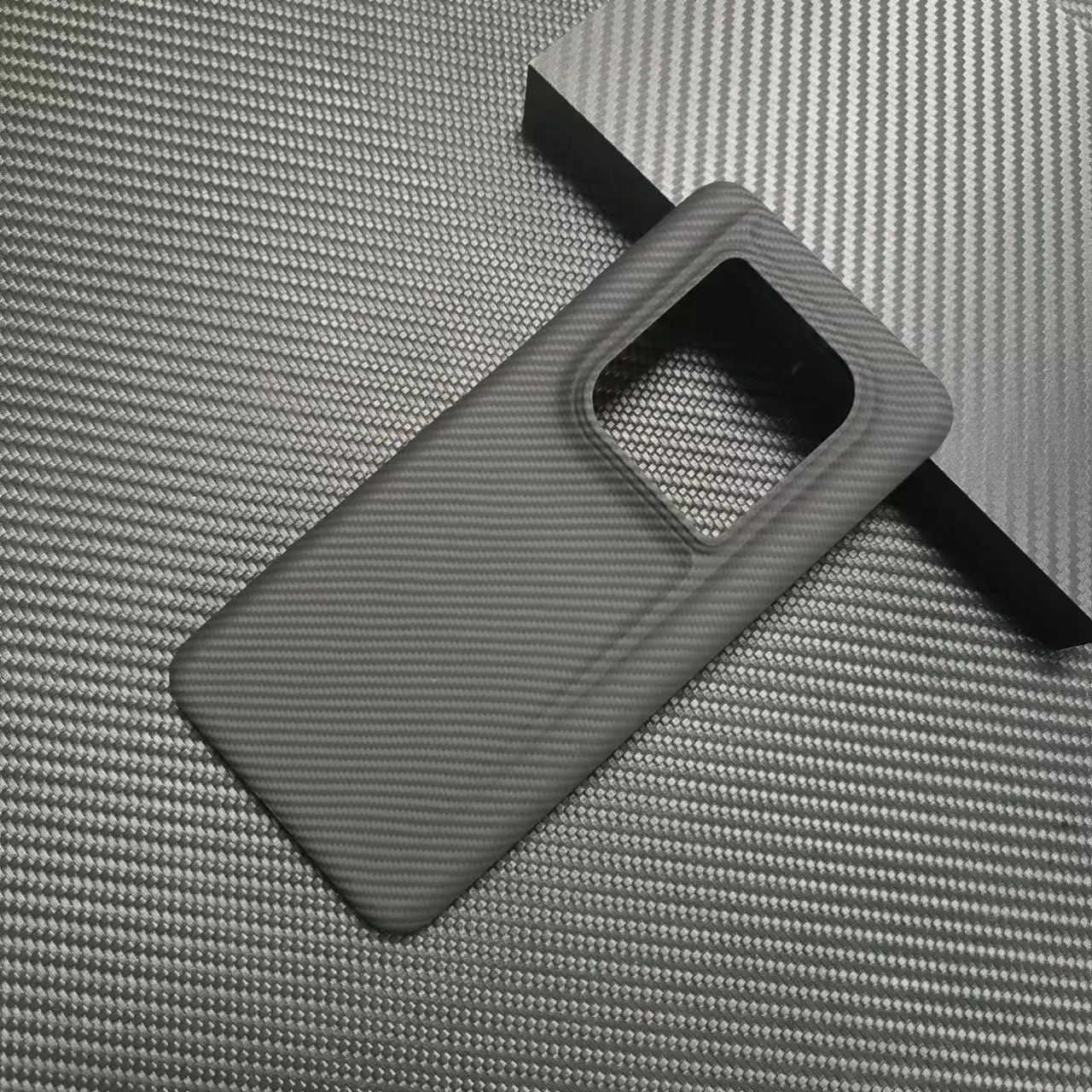 Rongaramid Fiber Protective Sleeve genuine leather phone case for Glory Magic6 Zhizhen Edition, red colour, coarse grain texture