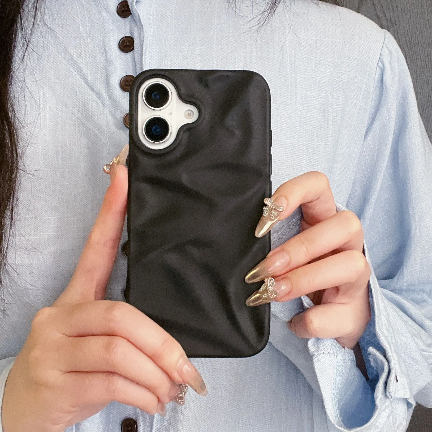 High-grade three-dimensional pleated pattern silicone phone case for iPhone, drop protection, KD pleated oil injection black colour
