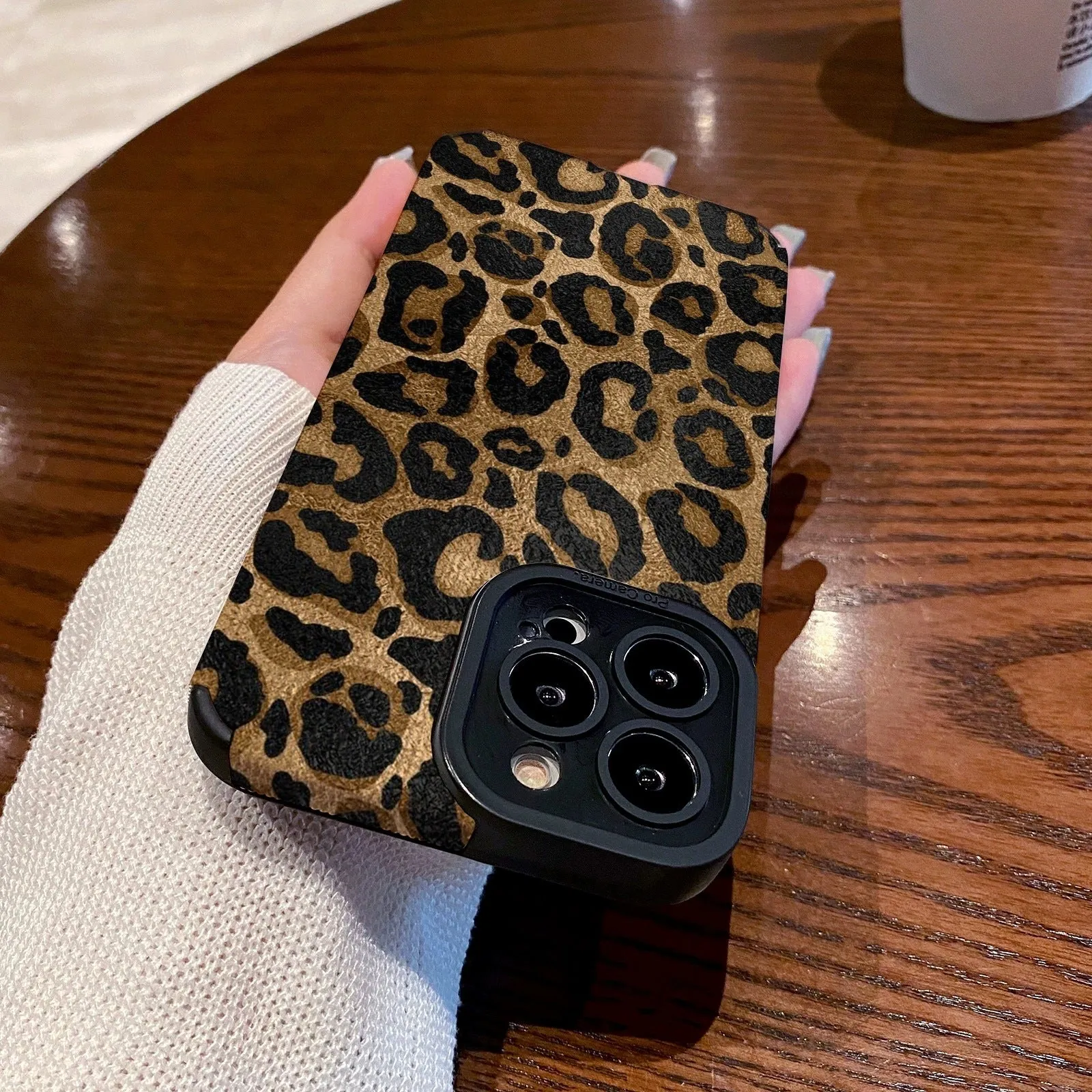 Gold leopard print imitation leather all-inclusive phone case for Apple iPhone
