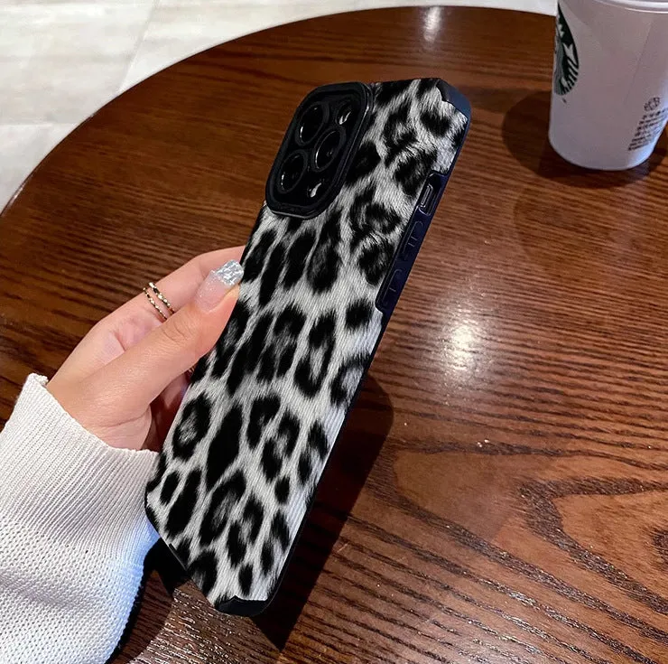 Black and white leopard print TPU phone case for Apple 15 15PRO with all-inclusive protective design