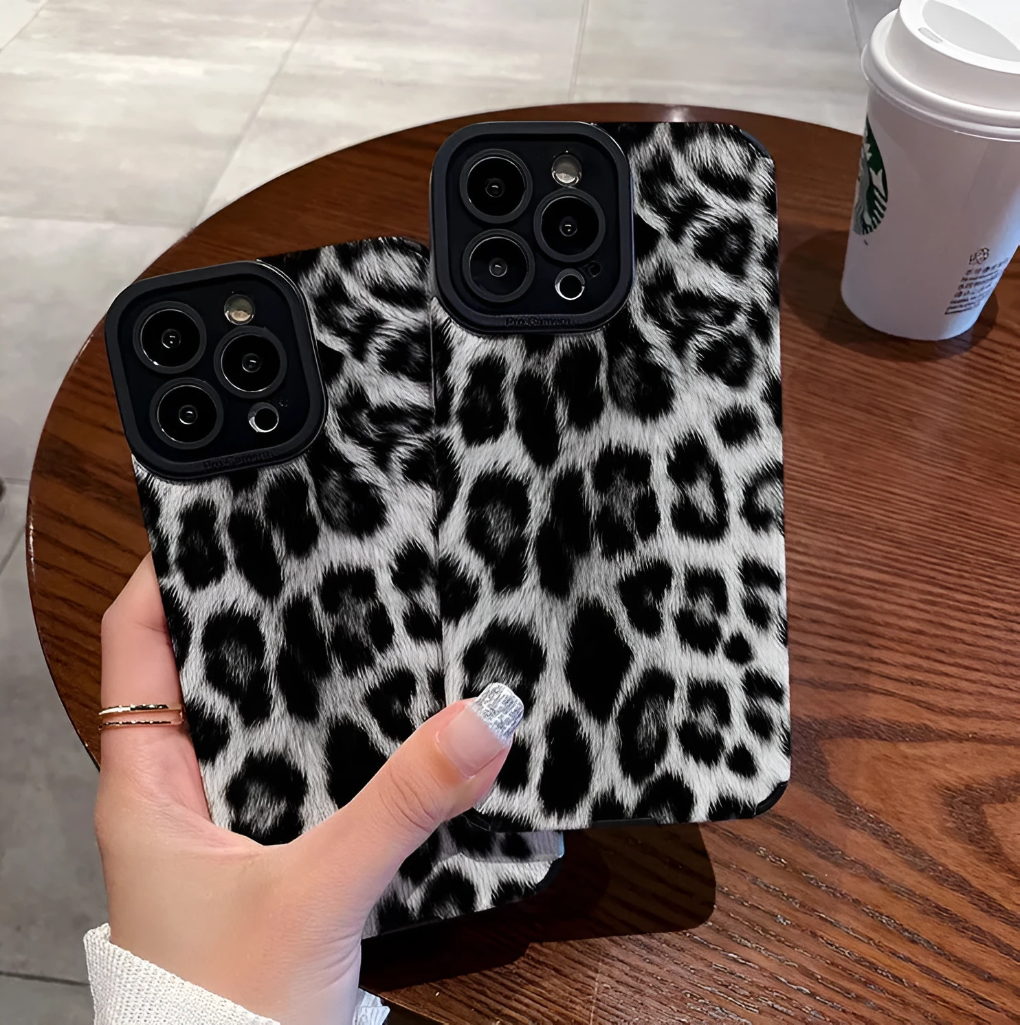 Black and white leopard print TPU phone case for Apple 15 15PRO with all-inclusive protective design