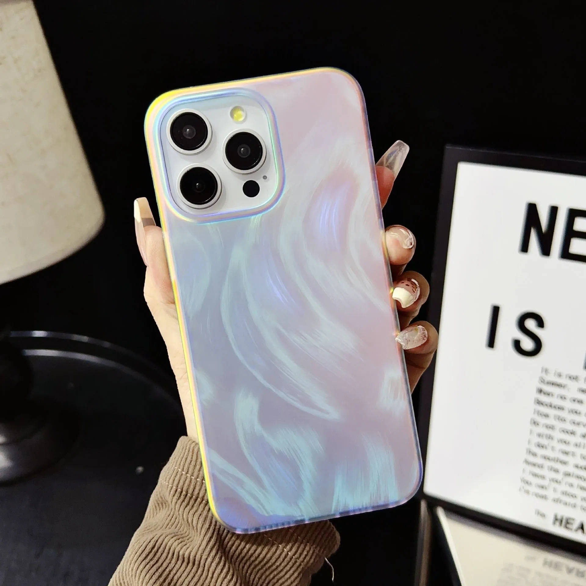 Frosted double-layer TPU PC colour-changing drop-resistant protective cover for iPhone 11-16 Pro Max in feather pattern