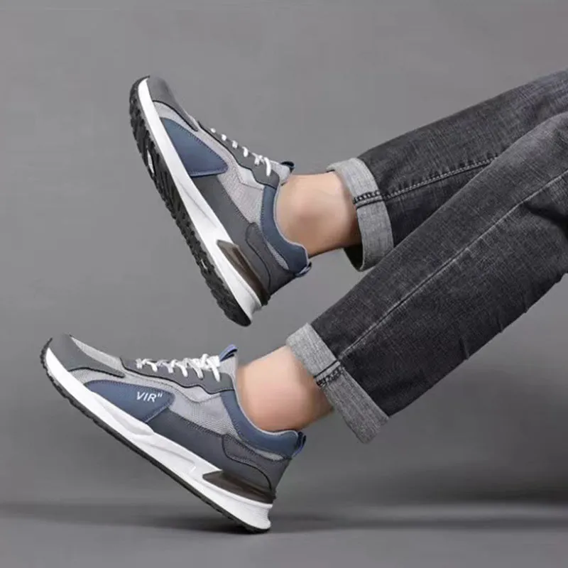Men's colour block mesh sneakers with lace-up design and round toe