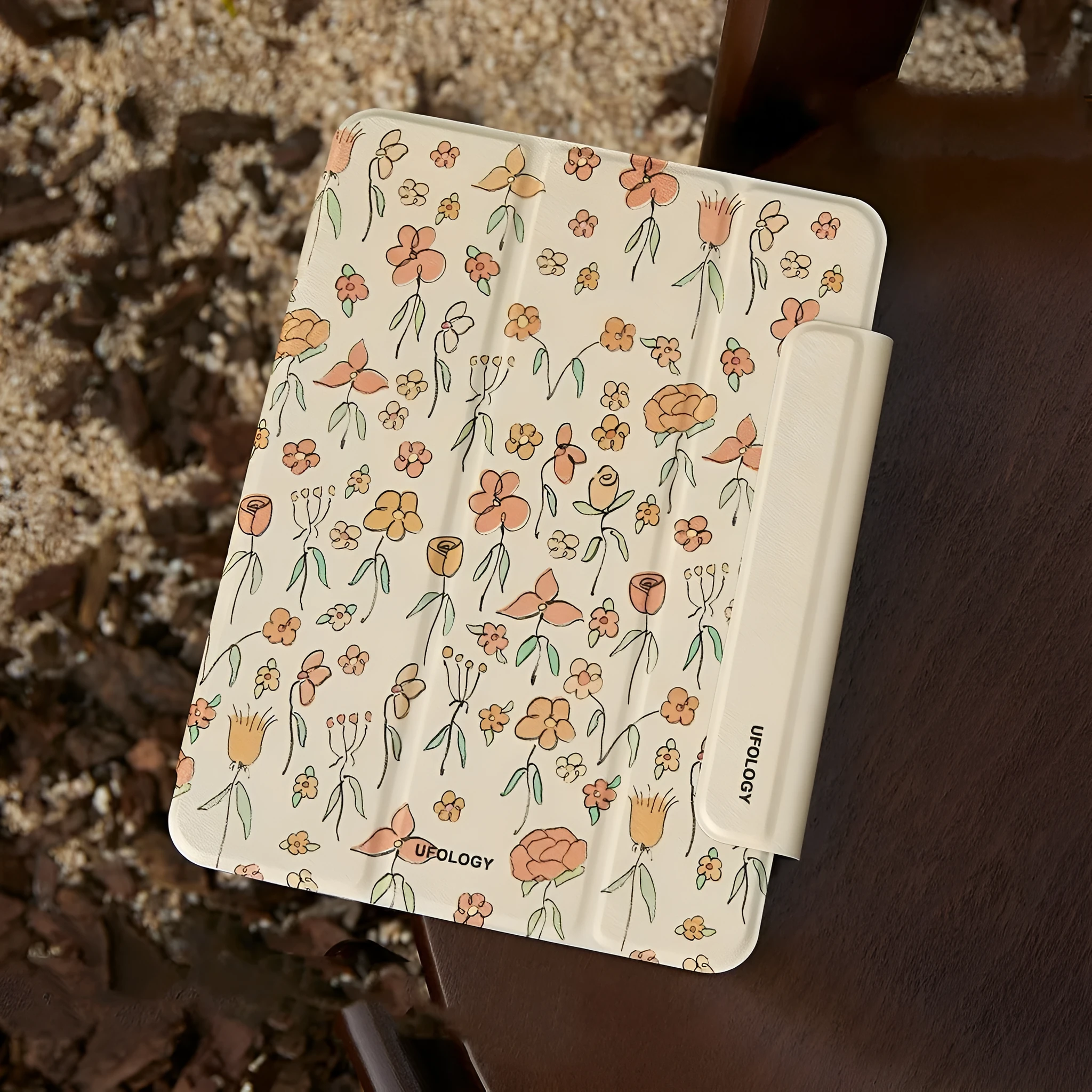 Microfiber leather tablet case with magnetic double-sided clip for Apple iPad Air and Pro models