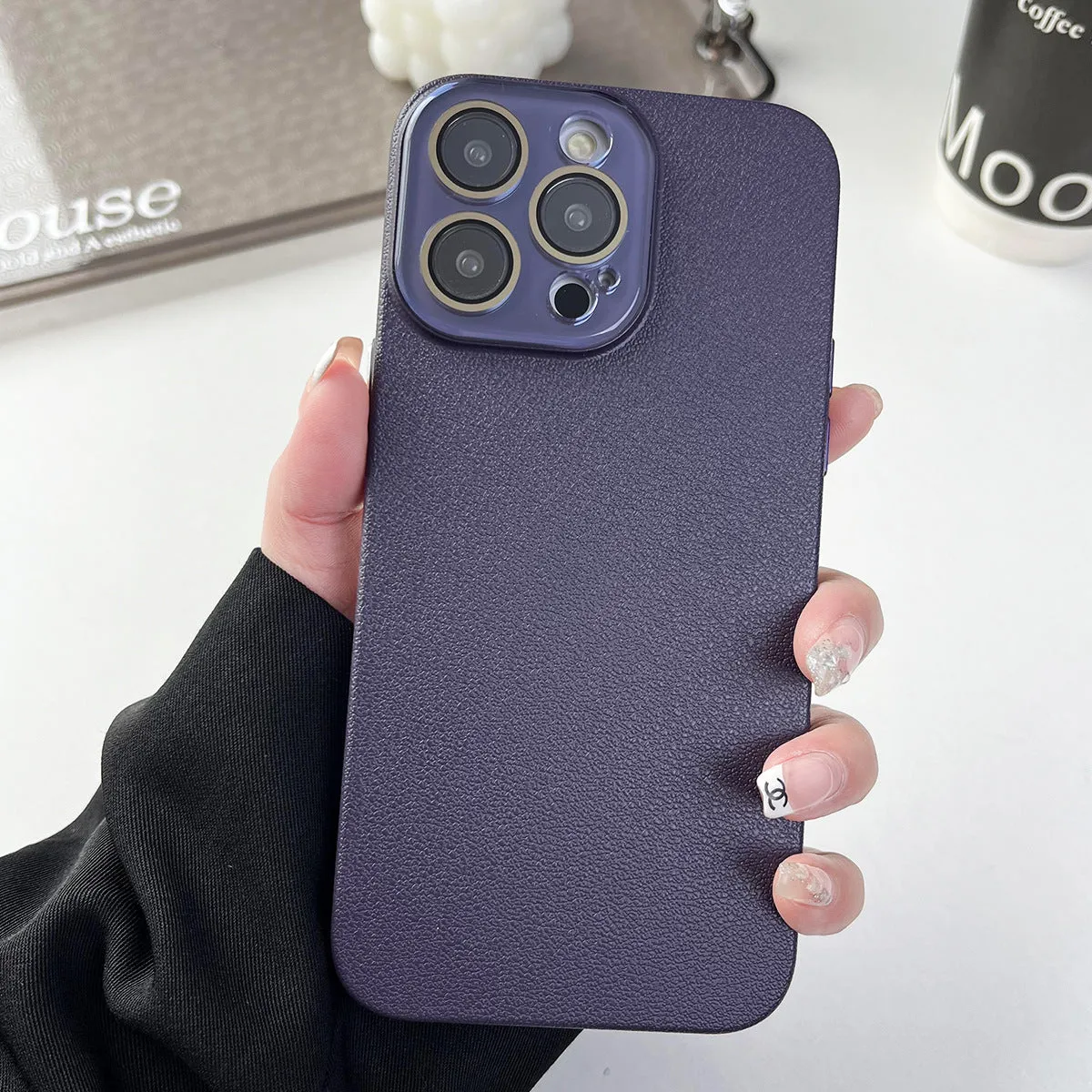 Solid colour lychee pattern PC phone case with anti-fall and anti-fingerprint properties, available in multiple colours