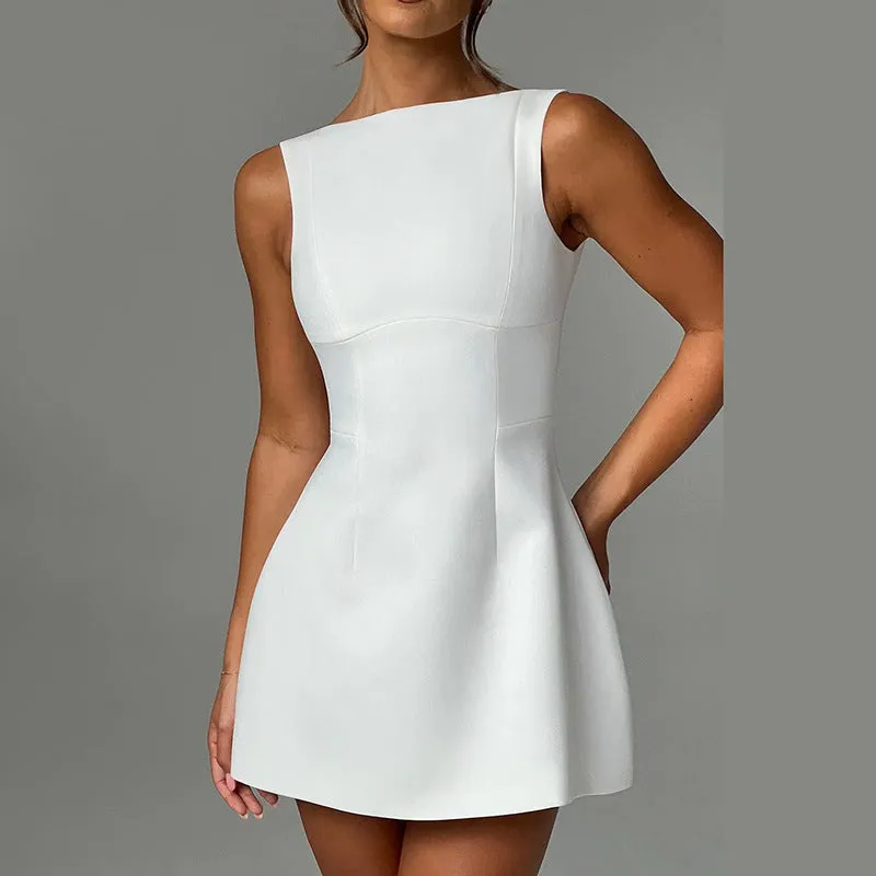 Slim backless summer dress in polyester with sleeveless design and high waist