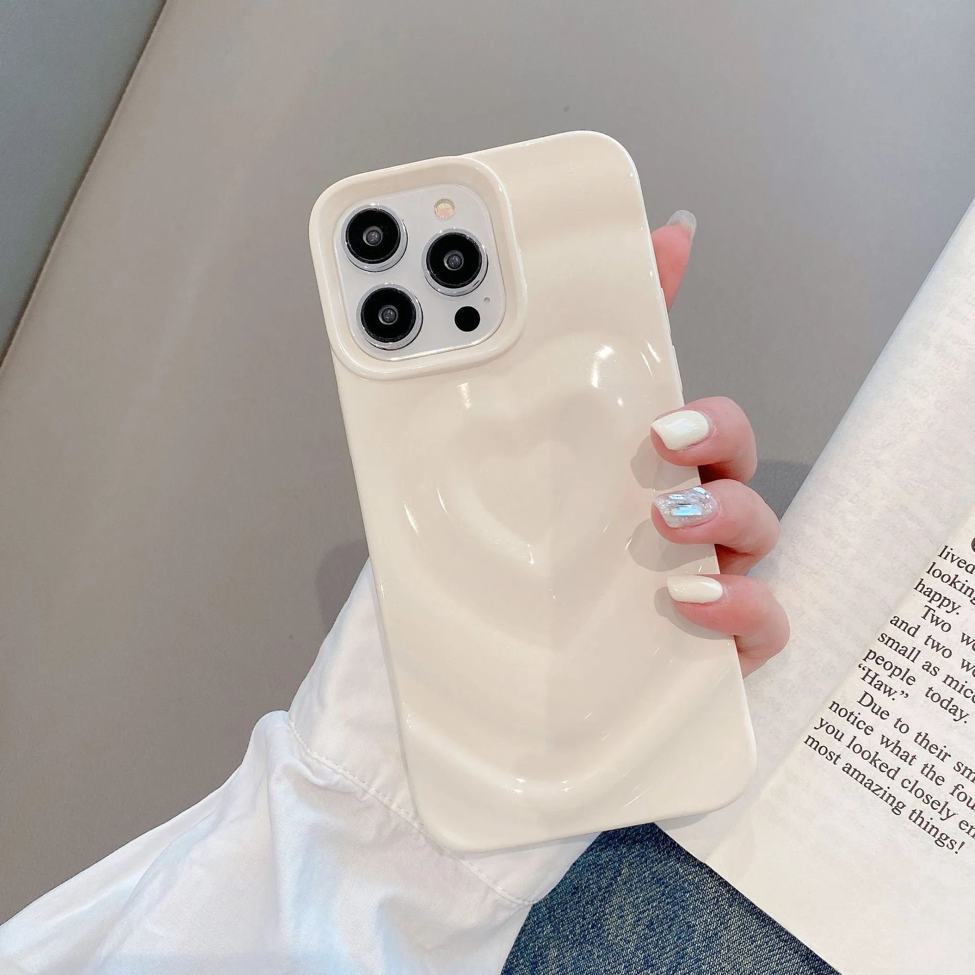 Three-dimensional love wave pattern pleated TPU phone case in milky white, compatible with iPhone 11 to 15