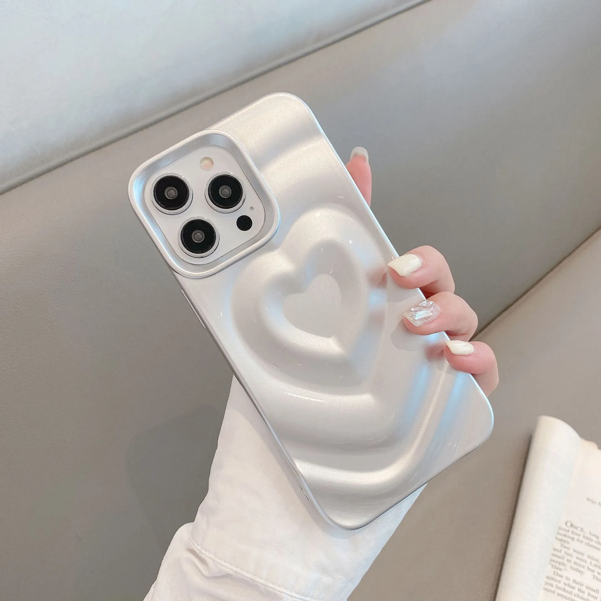 Three-dimensional love wave pattern pleated TPU phone case in milky white, compatible with iPhone 11 to 15