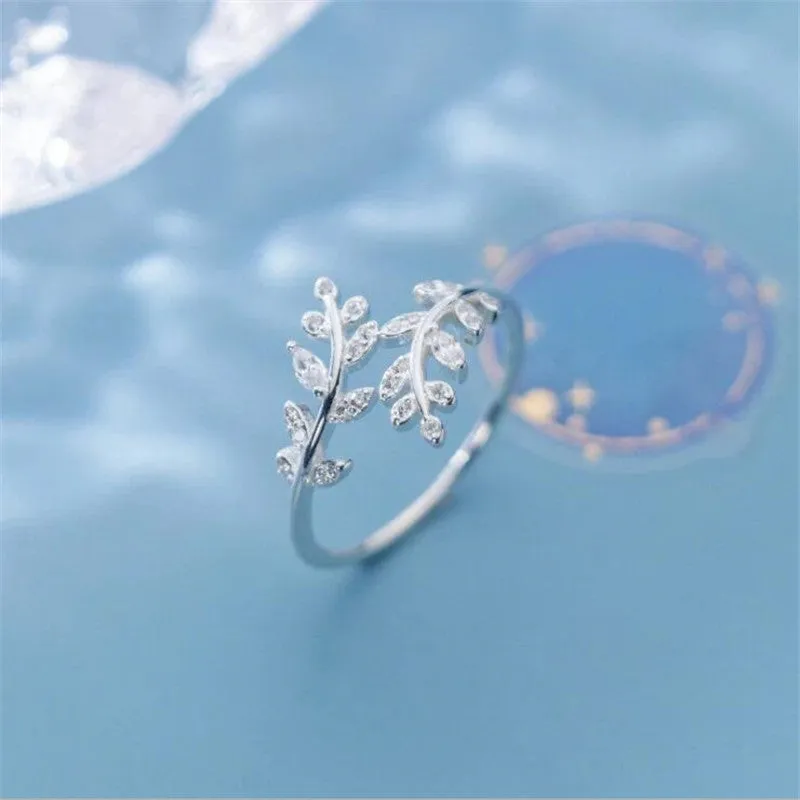 Leaf-shaped copper fashion ring with electroplated gold or silver finish for women