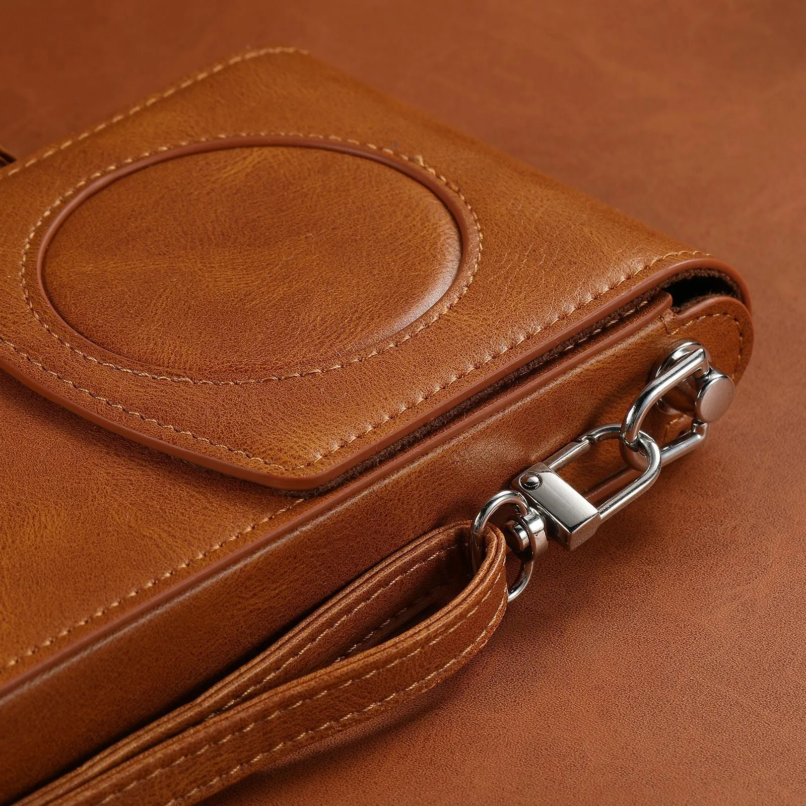Brown Z leather storage satchel for Apple Vision Pro power supply protection sleeve