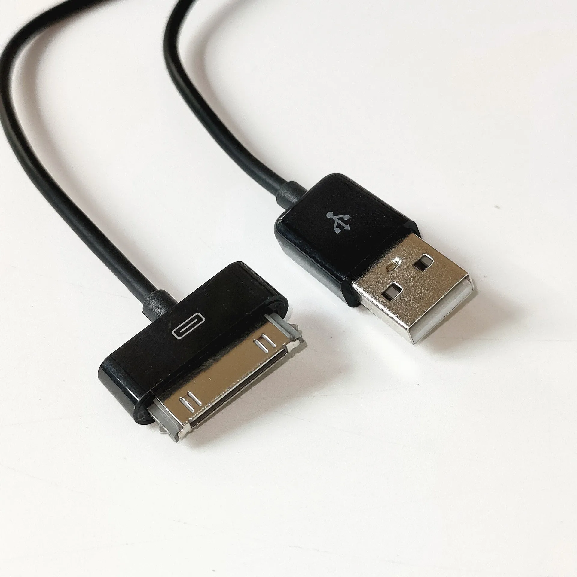 Black 1-metre USB data cable for tablet charging and syncing