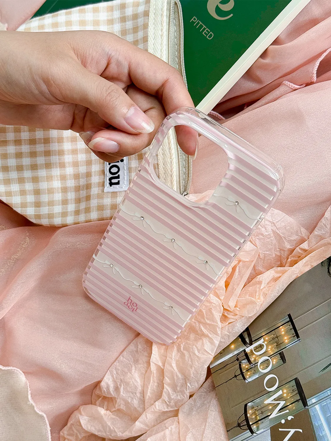 Drop-resistant TPU protective phone case for iPhone, pink crystal colour, polaroid design element