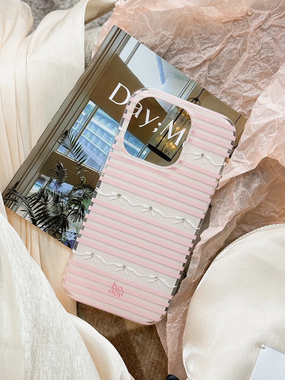 Drop-resistant TPU protective phone case for iPhone, pink crystal colour, polaroid design element