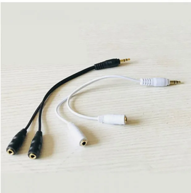 Gilded 3.5mm one-to-two headphone audio cable splitter with black cable and gold-plated connectors