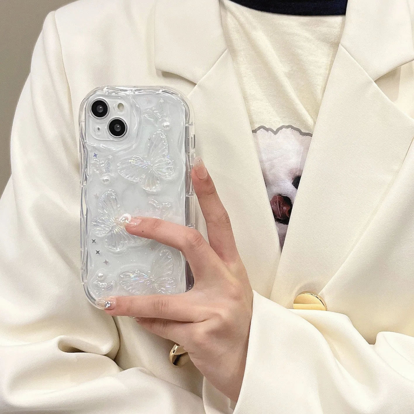 Three-dimensional butterfly phone case in transparent silicone with raised epoxy decoration for iPhone