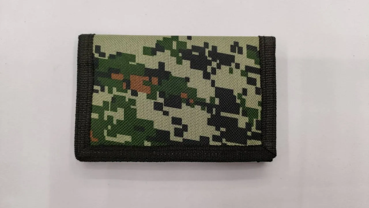 Short style camouflage cloth bank card purse with polyester lining and USB interface