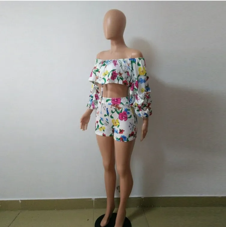 Multicolour digital print two-piece set with a pile sleeve top and matching shorts