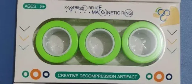 Magnetic finger rotating fidget ring in selected colour, showing external diameter of 3.2cm