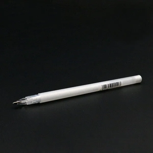 Touchnew hand-painted highlight pen with 0.8mm tip and 15.3cm plastic barrel in gold silver white colours