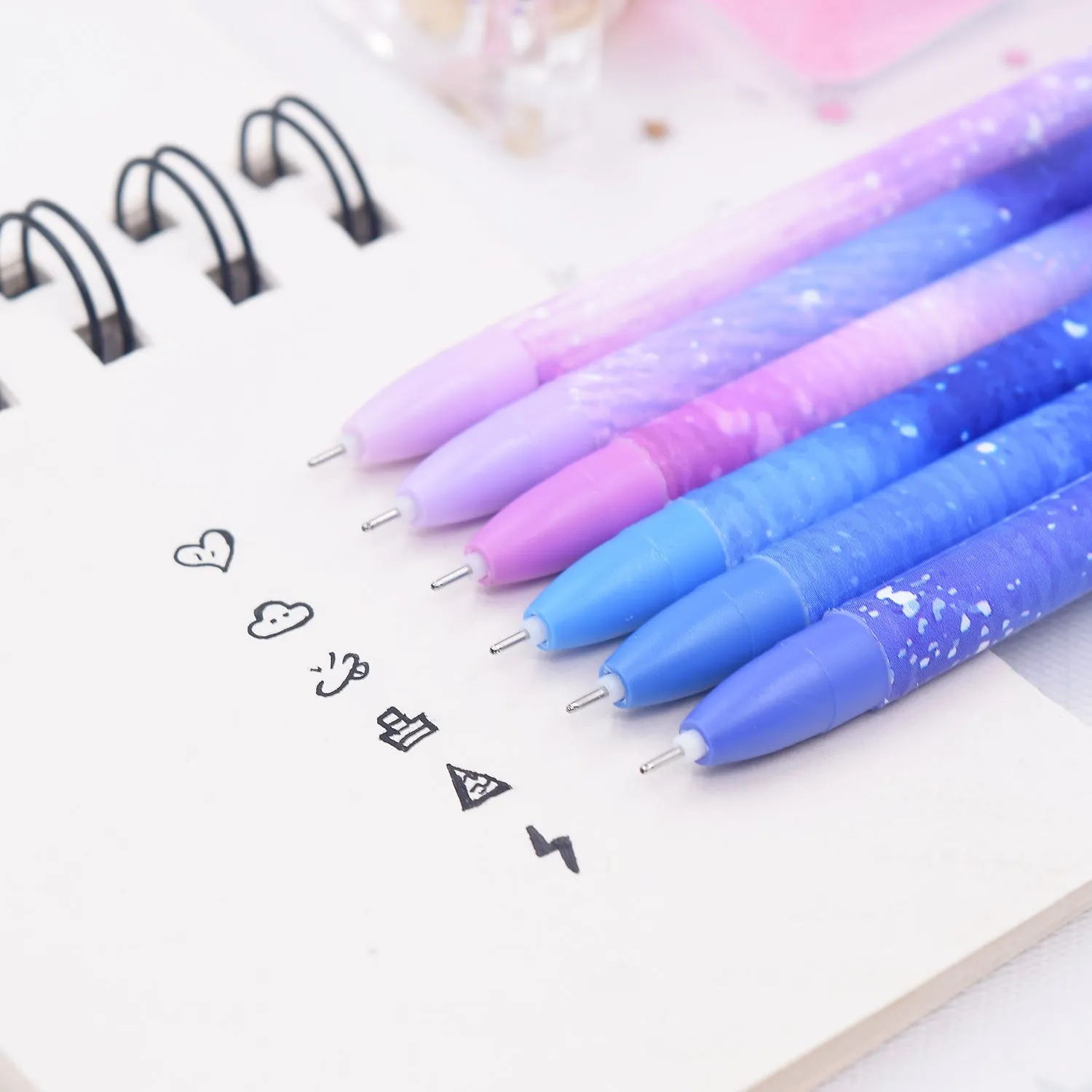 Box containing 12 quick-drying gel pens with plastic barrels for office writing