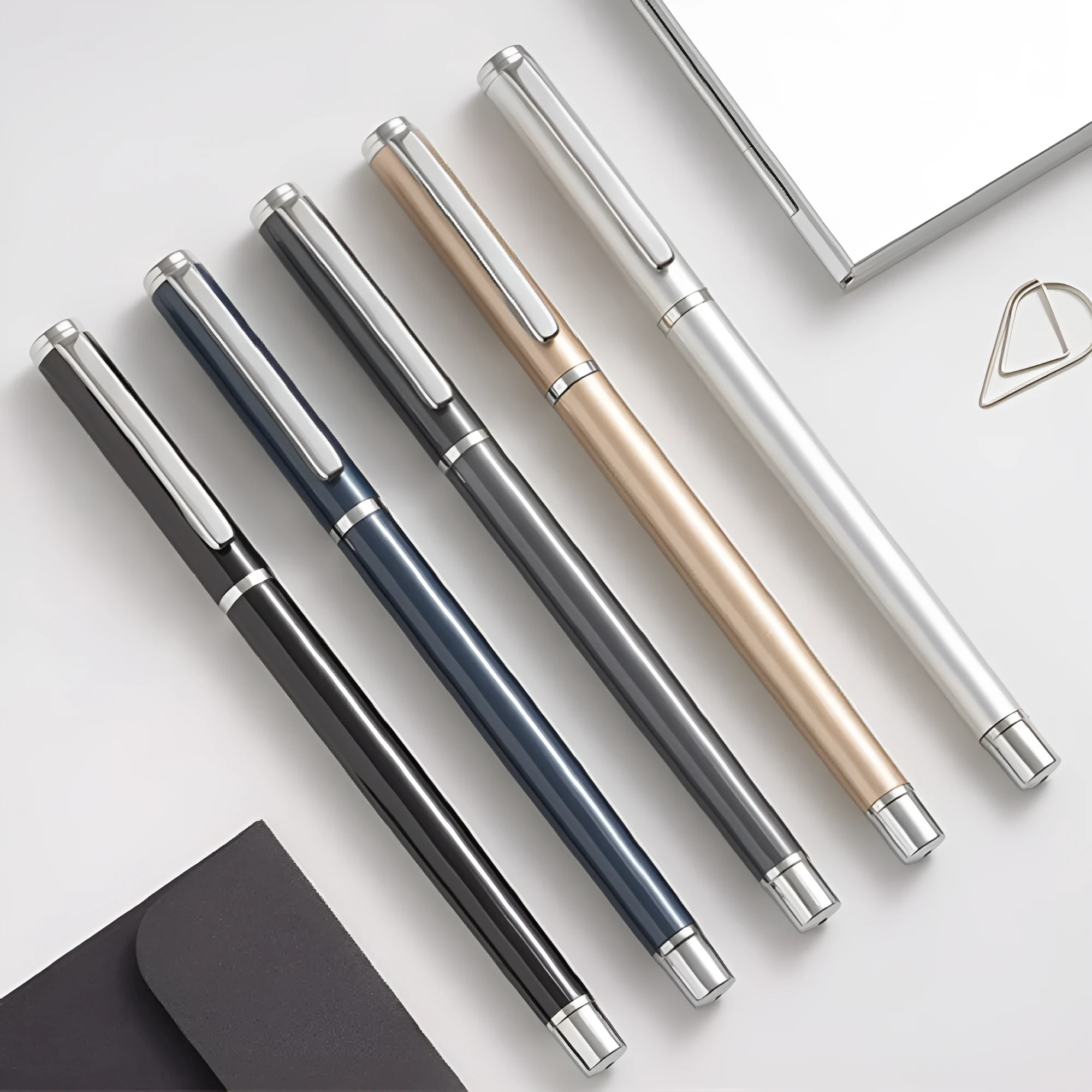 Metal gel pen with 0.5mm black refill measuring 140mm long