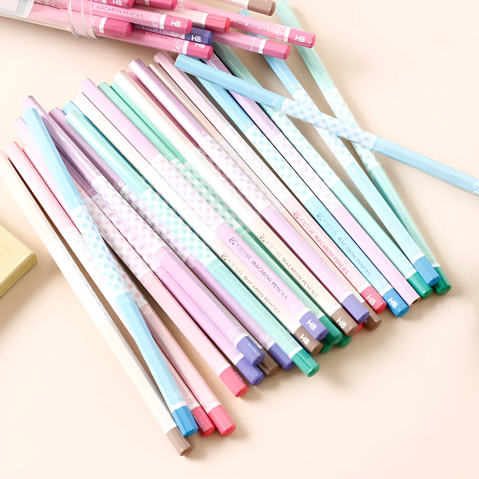 Wooden barrel containing 50 basswood thermal transfer pencils with six-angle design