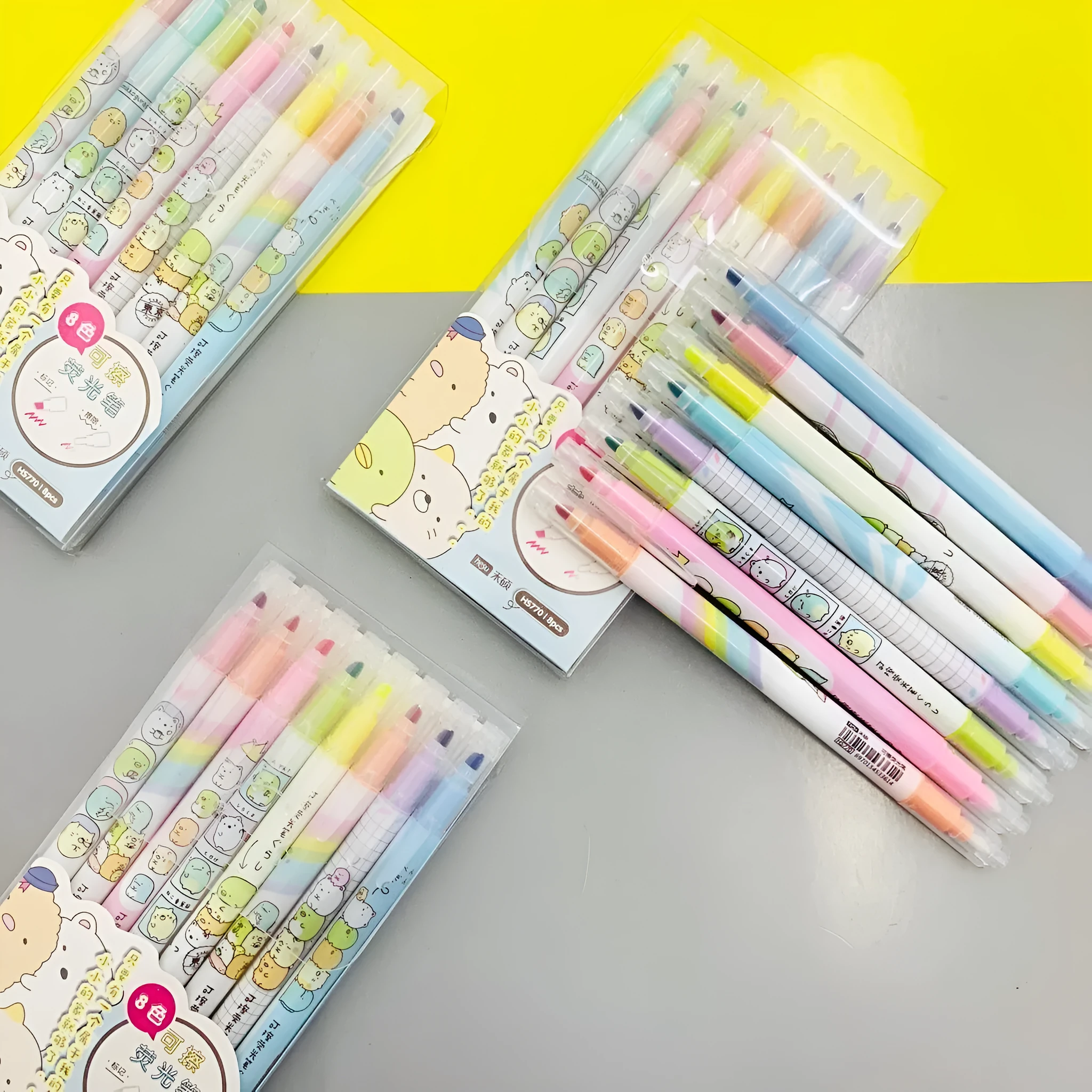 Set of eight erasable plastic highlighters measuring 16cm each with a neutral pen