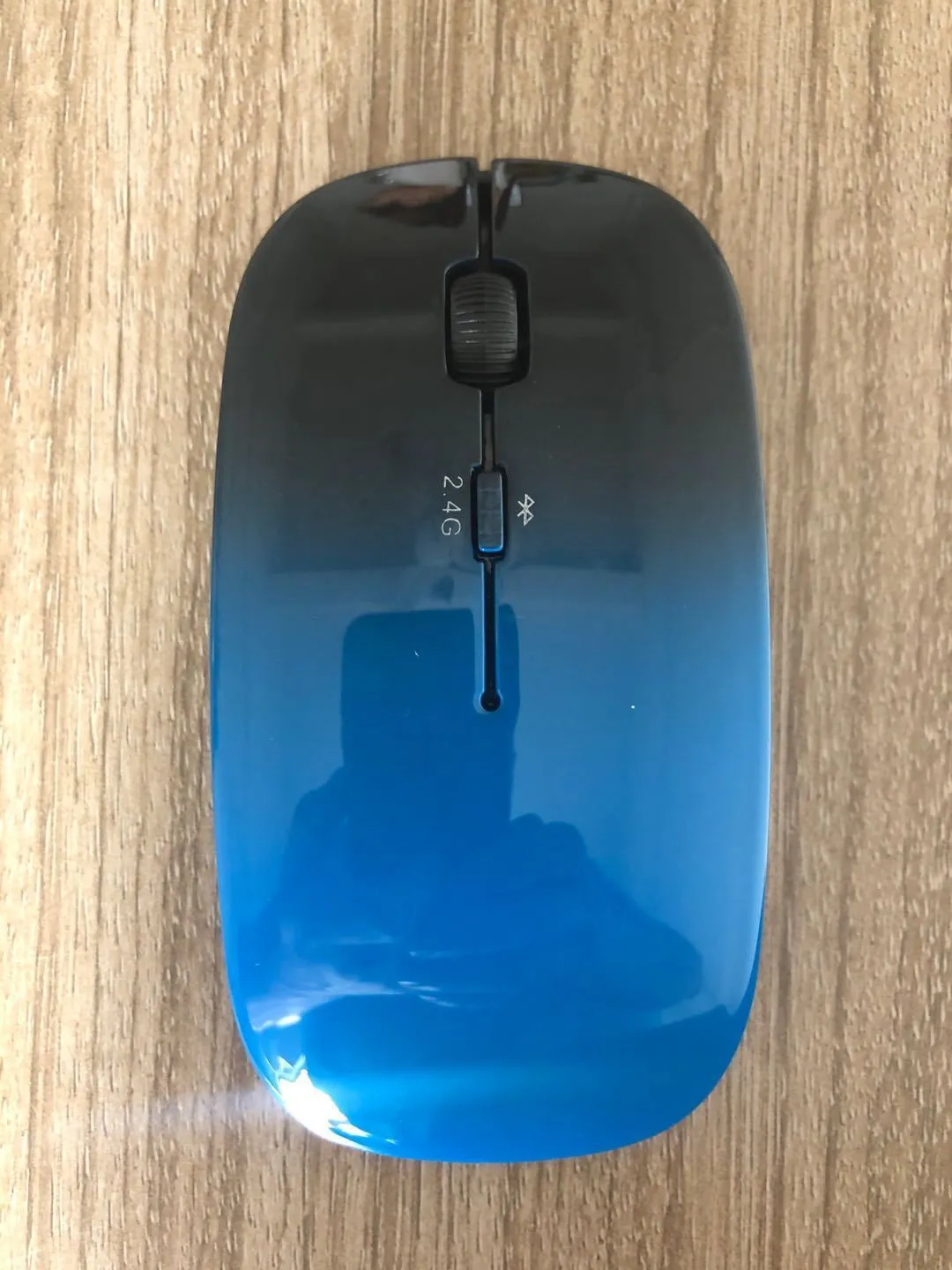 Wireless Bluetooth dual mode slim mouse with 1200 DPI sensor and four way roller in black side view