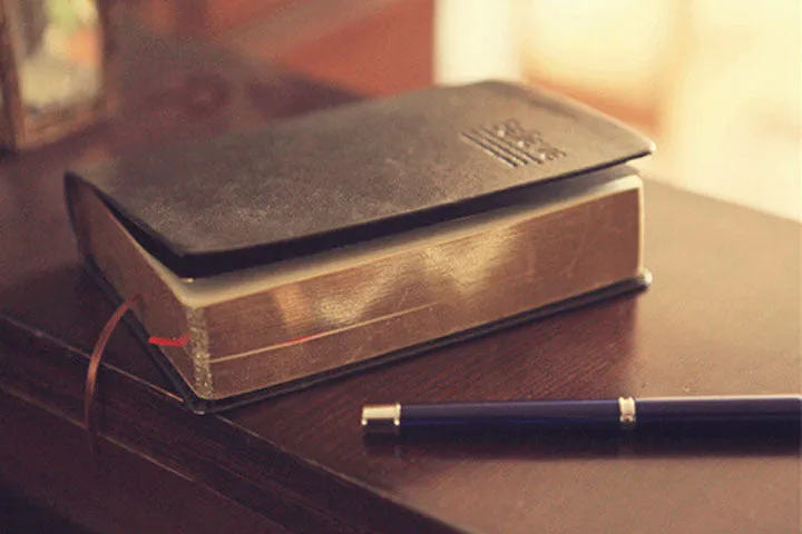 Large thick leather Phnom Penh notebook in A6 size with gold cover and 480 pages of writing paper