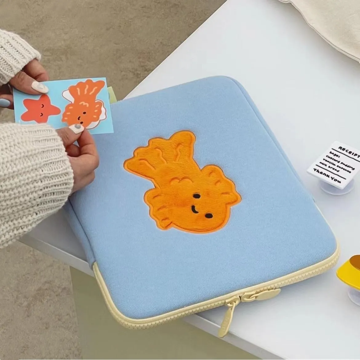 Cotton tablet sleeve bag with goldfish colour design zipper closure anti-seismic padding 11 inch