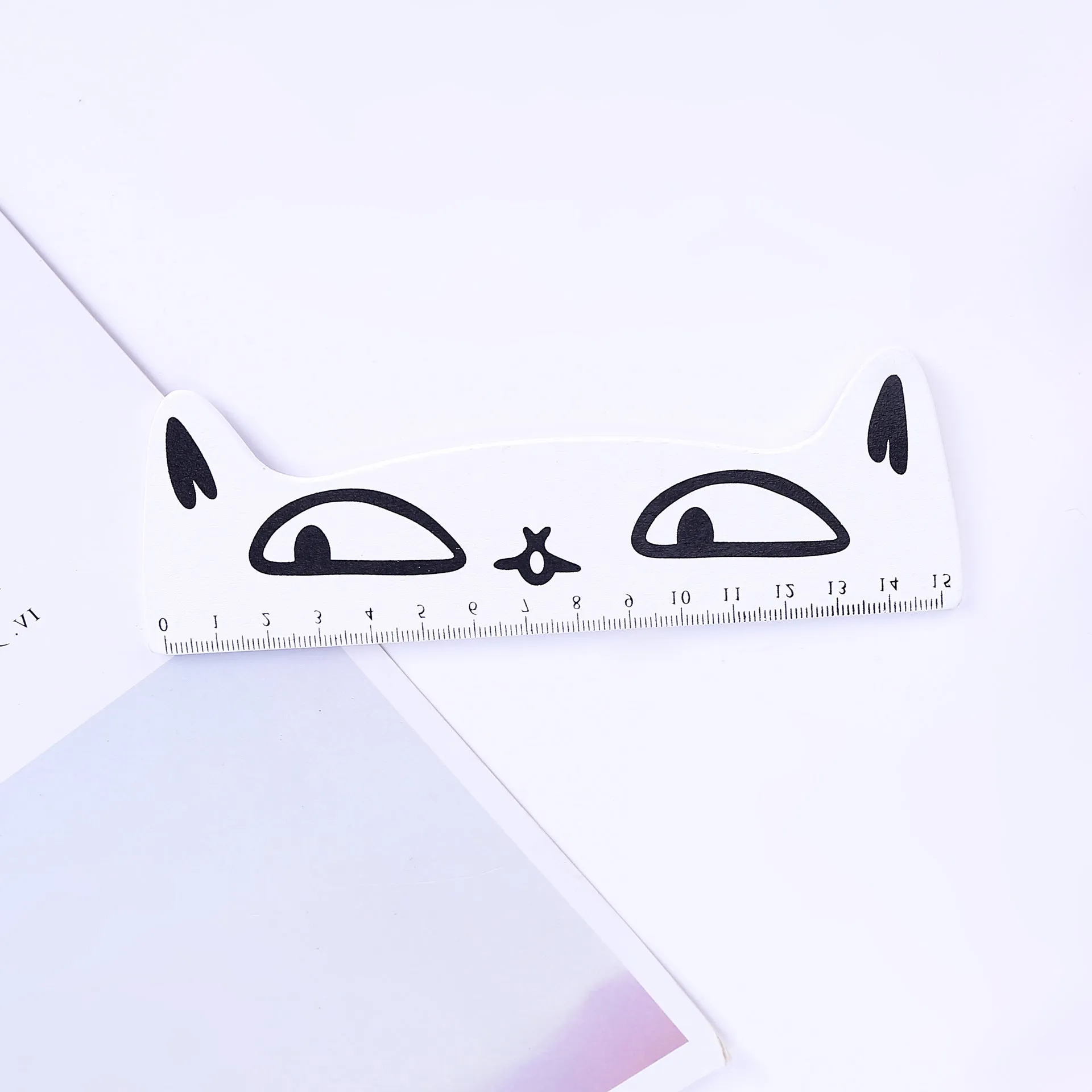 Kawaii 15cm wooden ruler shaped like a cat in candy colour black with centimetre markings
