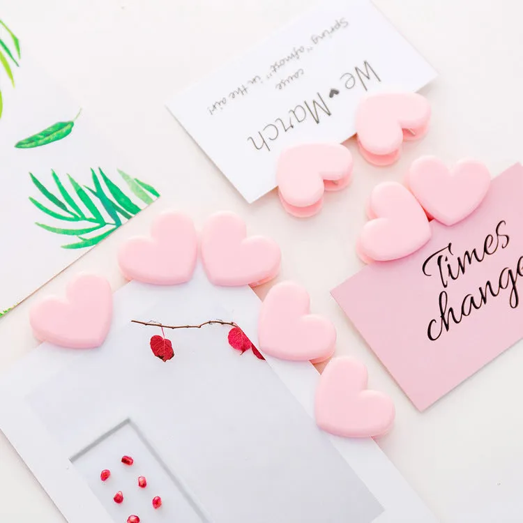Pink love heart-shaped photo clip on white background, 3.2 cm size, lightweight decoration