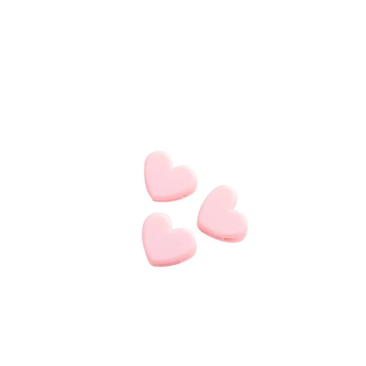 Pink love heart-shaped photo clip on white background, 3.2 cm size, lightweight decoration