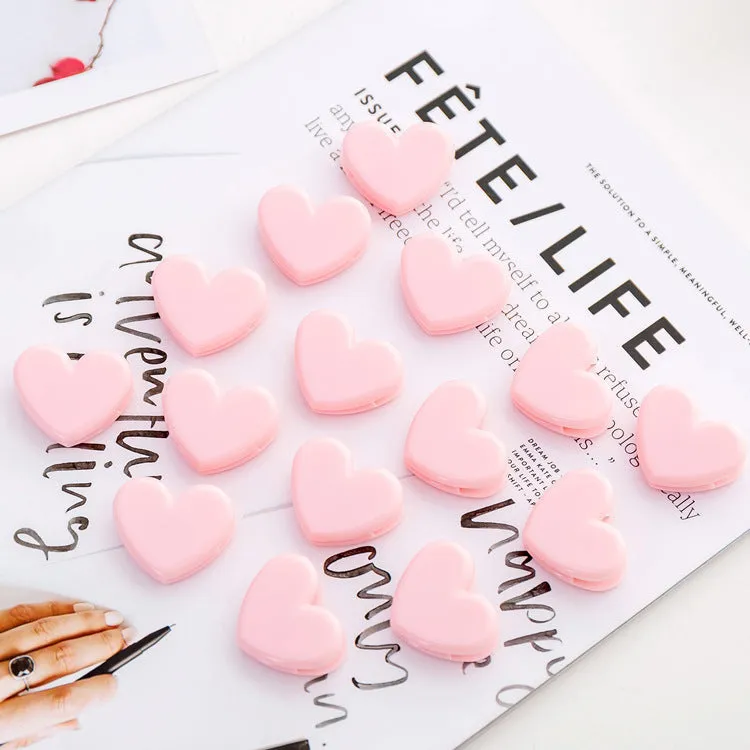 Pink love heart-shaped photo clip on white background, 3.2 cm size, lightweight decoration