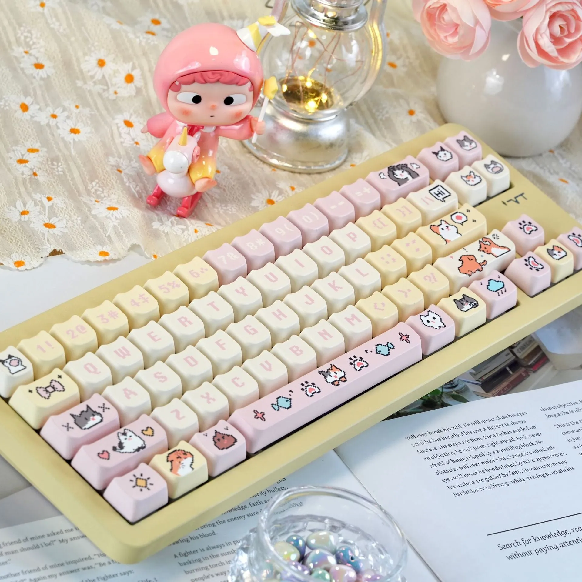 Set of PBT dye-sublimation pixel keycaps in Hakimi design, 32x20x12mm, in blister inner box packaging