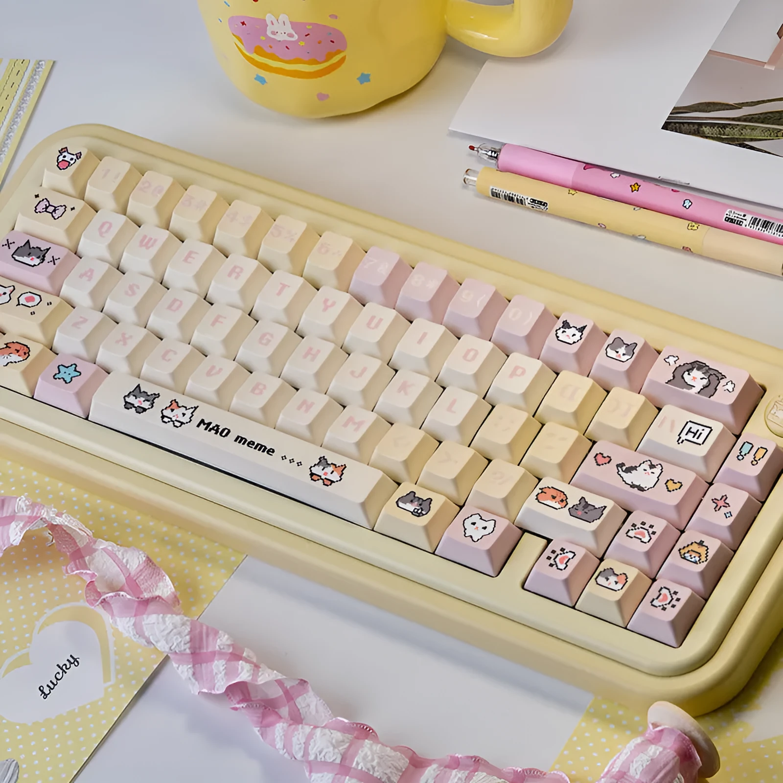 Set of PBT dye-sublimation pixel keycaps in Hakimi design, 32x20x12mm, in blister inner box packaging